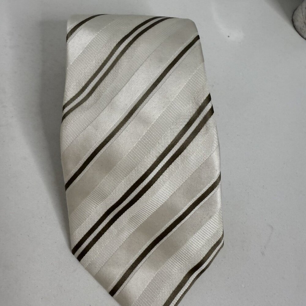 Donald J. Trump Signature Collection Satin Silk Striped Necktie Ivory Classic
